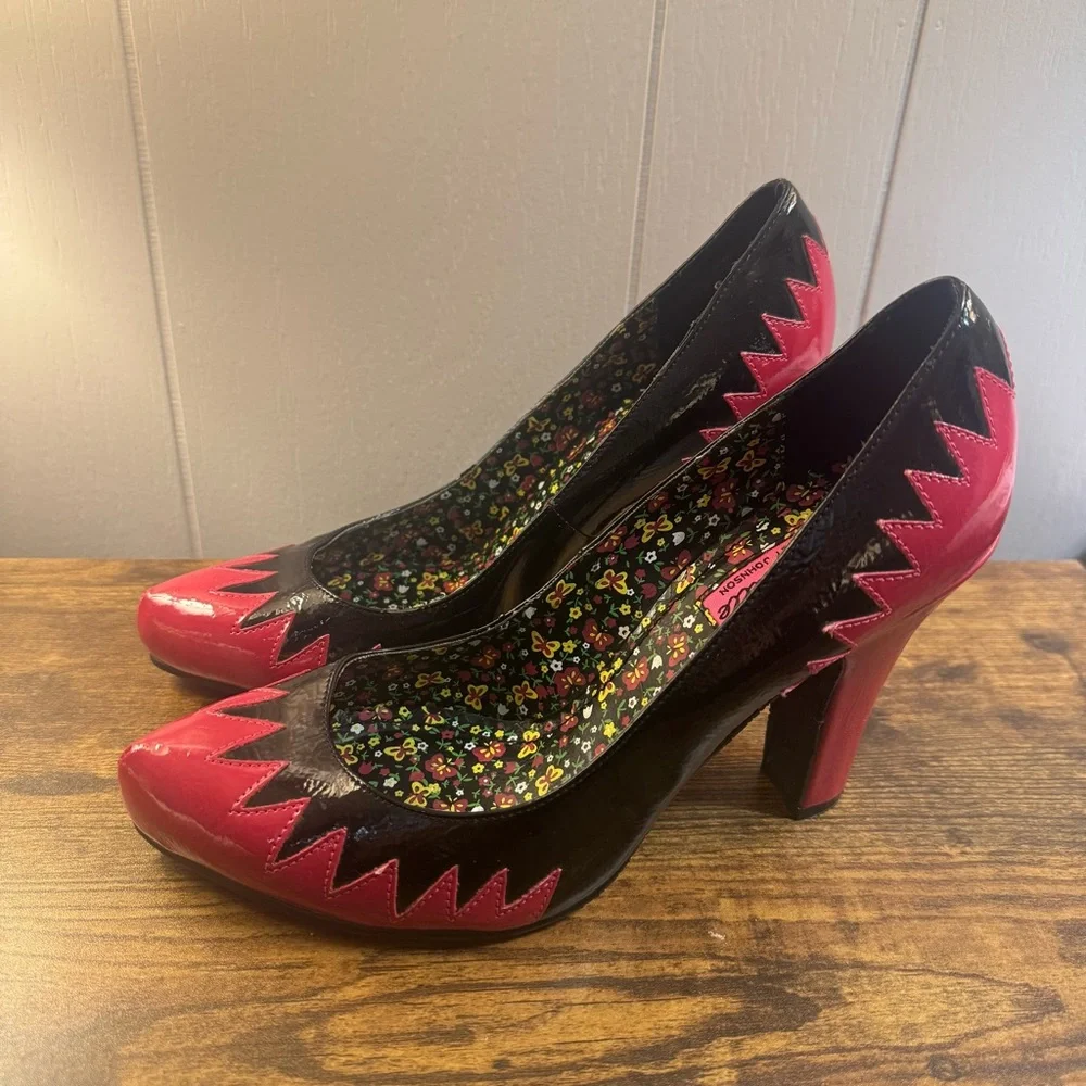 BETSEYVILLE by BETSEY JOHNSON Women's Heels 4" Black & Pink SIZE 9 - Picture 2 of 9